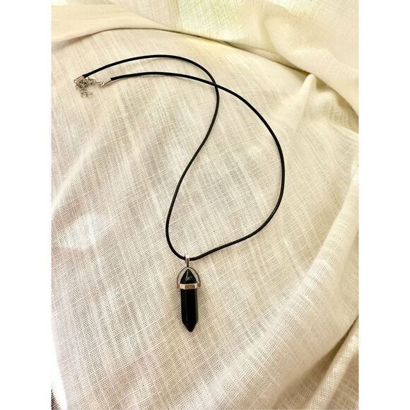 Black color stone pendant necklace - Picture 1 of 2